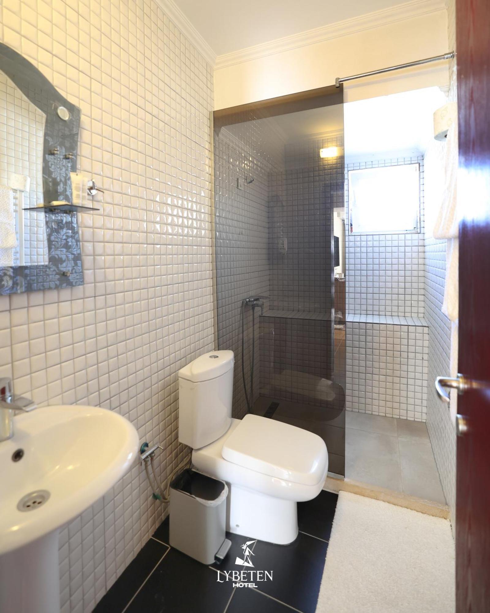 Hotel Lybeten Ferizaj Eksteriør billede